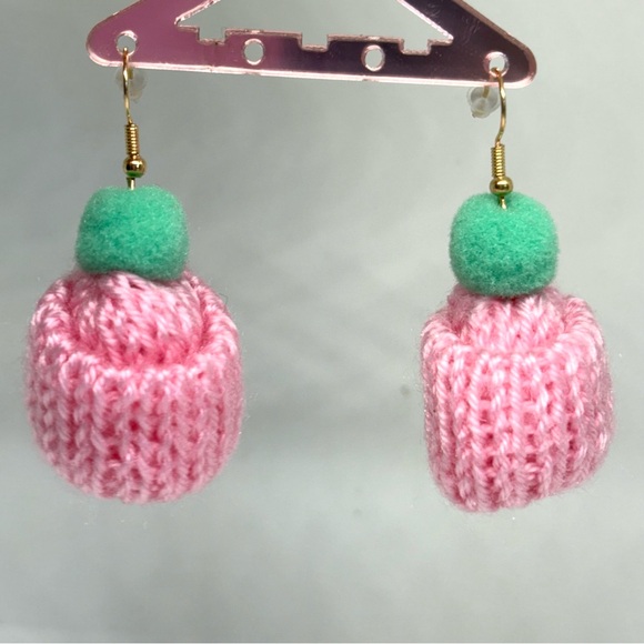 Jewelry - 5/$20 Holiday knit beanie earrings ! 💚❤️